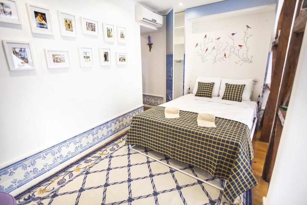 Typical Bairro Alto Apartment ליסבון מראה חיצוני תמונה