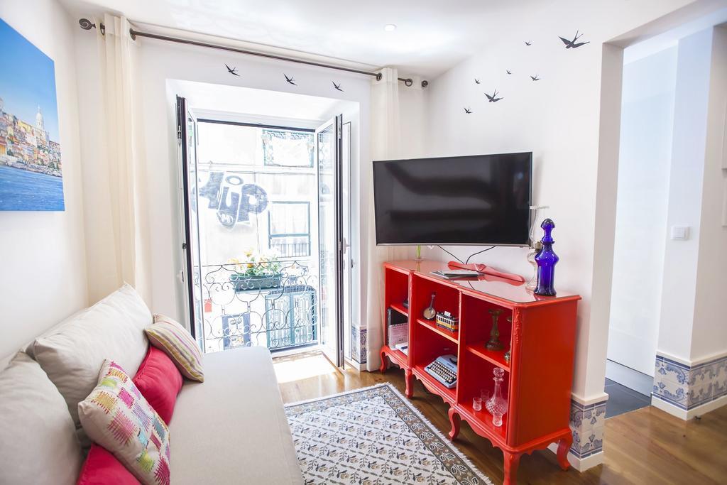 Typical Bairro Alto Apartment ליסבון מראה חיצוני תמונה