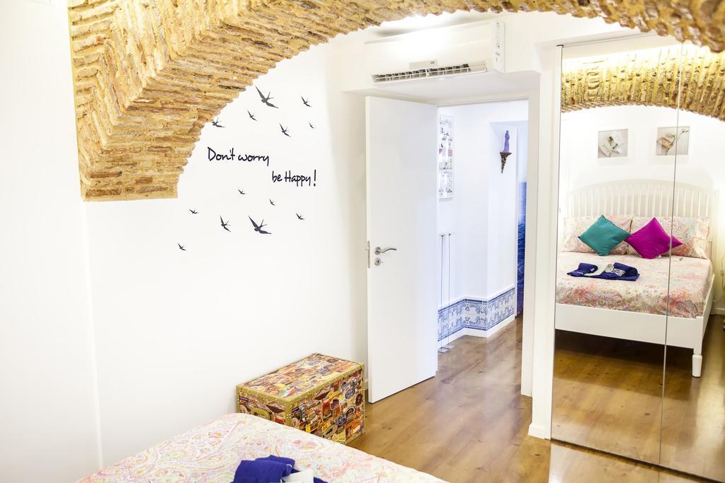 Typical Bairro Alto Apartment ליסבון מראה חיצוני תמונה