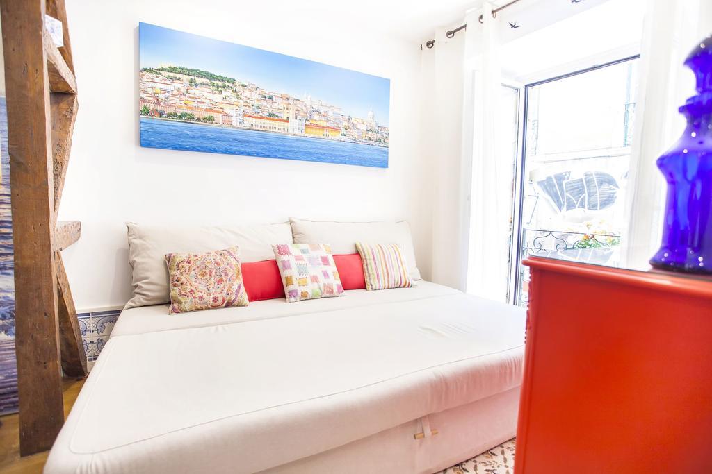 Typical Bairro Alto Apartment ליסבון מראה חיצוני תמונה