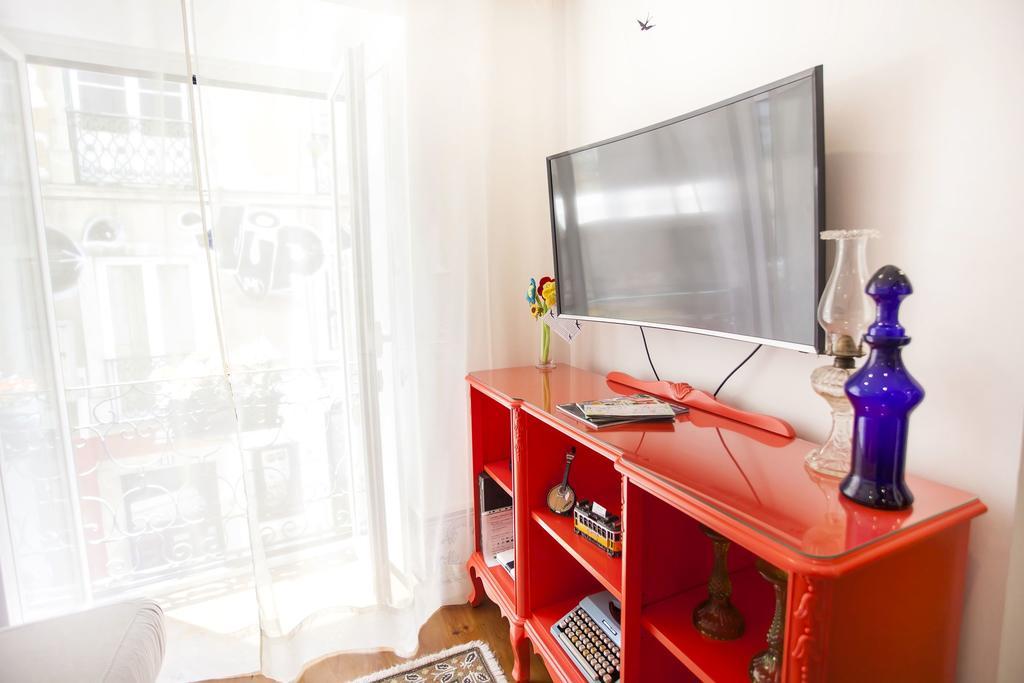 Typical Bairro Alto Apartment ליסבון מראה חיצוני תמונה