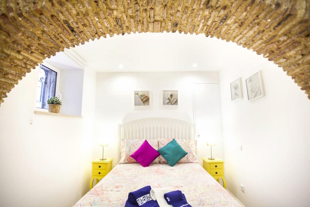 Typical Bairro Alto Apartment ליסבון מראה חיצוני תמונה