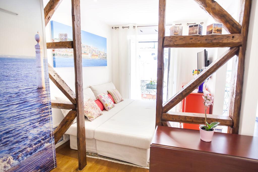 Typical Bairro Alto Apartment ליסבון מראה חיצוני תמונה